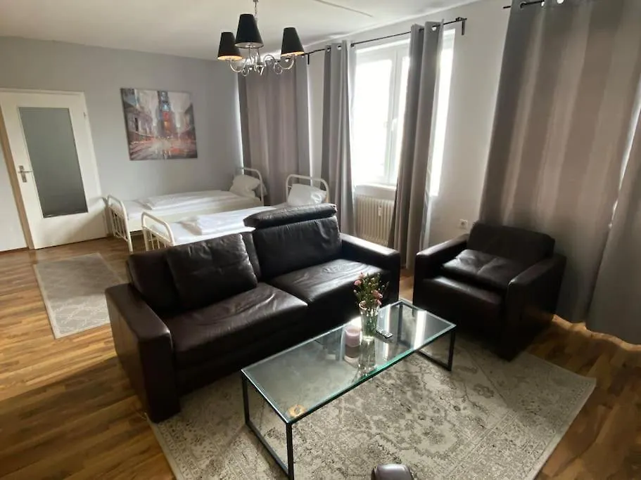 Apartment City Sued- 5 Zimmer_15 Personen _ Komplett_Eingerichtet Hamburg 0*,